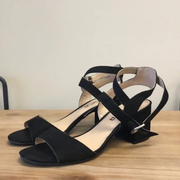 Unisa Elty Block Heel Sandals - Picture 1 of 8
